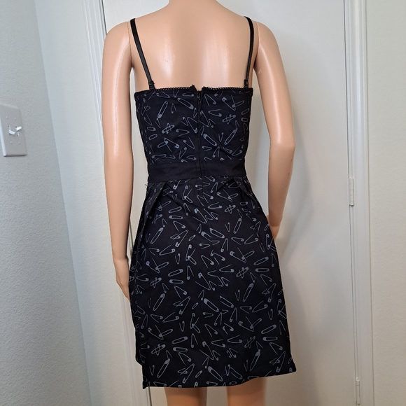 Dead Threads Goth Dress Womens Sz M Black Gray Safety Pin Patterned A Line - Picture 5 of 9